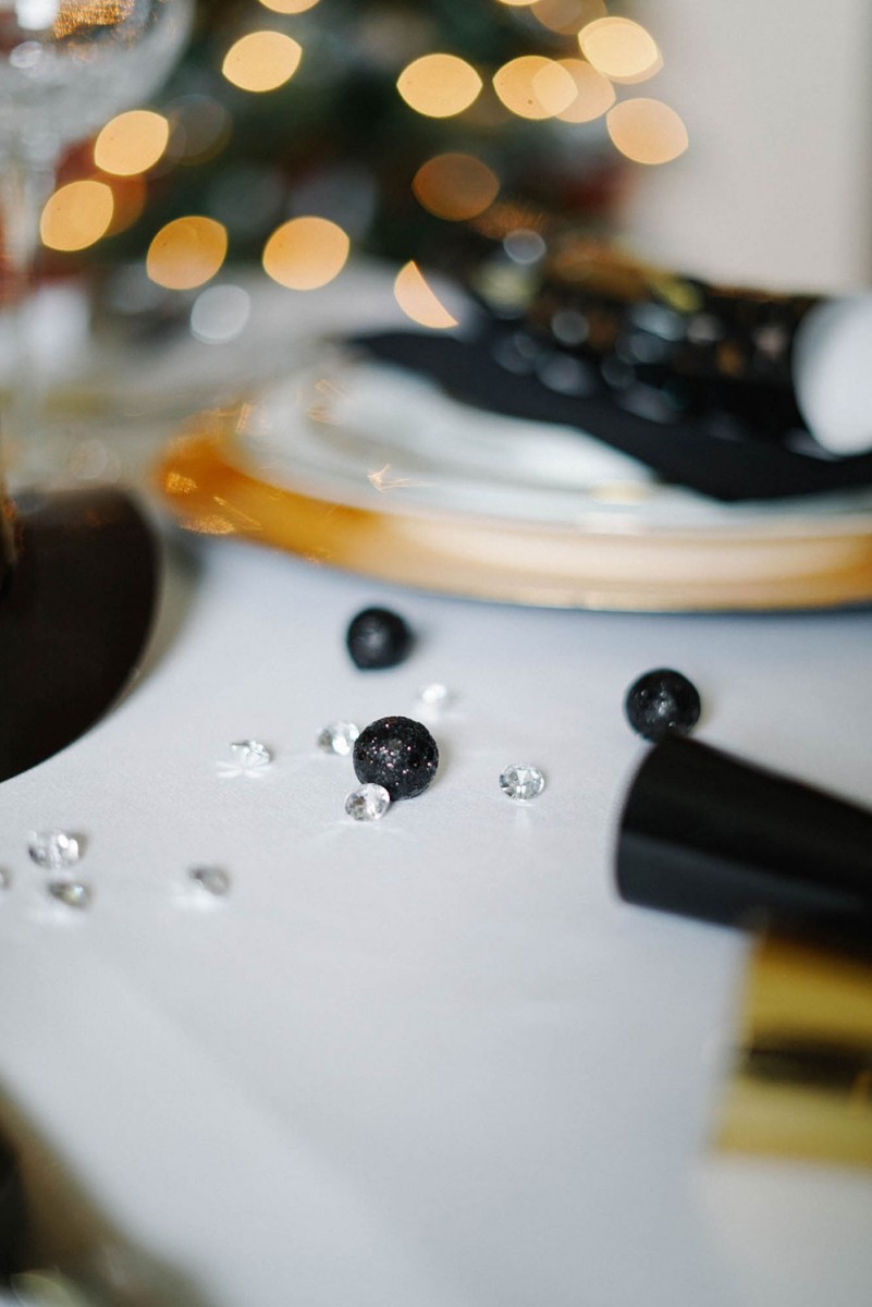 Black and Gold Table Decor