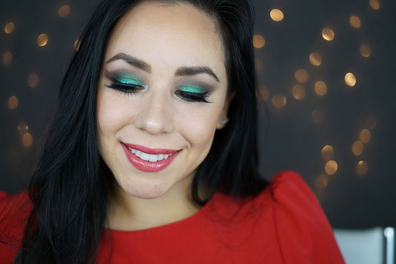 Green Glitter Eye Makeup - Christmas Eye Makeup