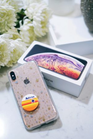 What's on my iphone xs max 512gb gold