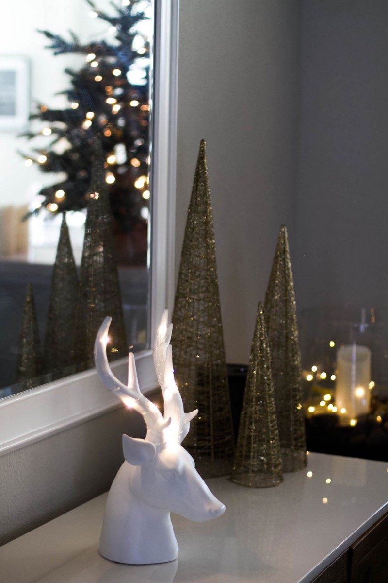 Light up deer head - Christmas Decor