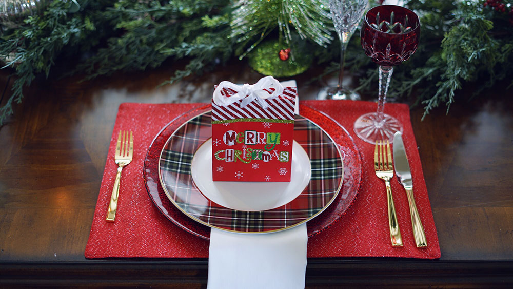 Christmas Gift Bag Plate Setting