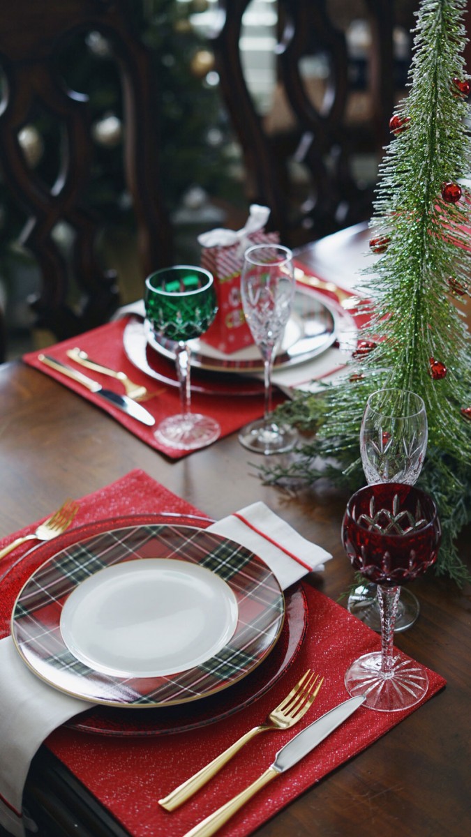 Tartan Dining Table Decor